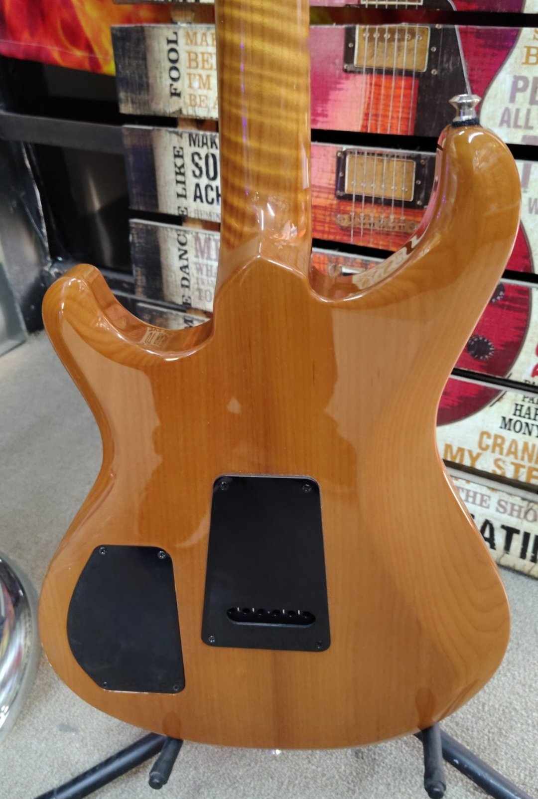 Knaggs Severn Trembuck - Roasted Alder Body - T1 Roasted Maple Neck - Case Included