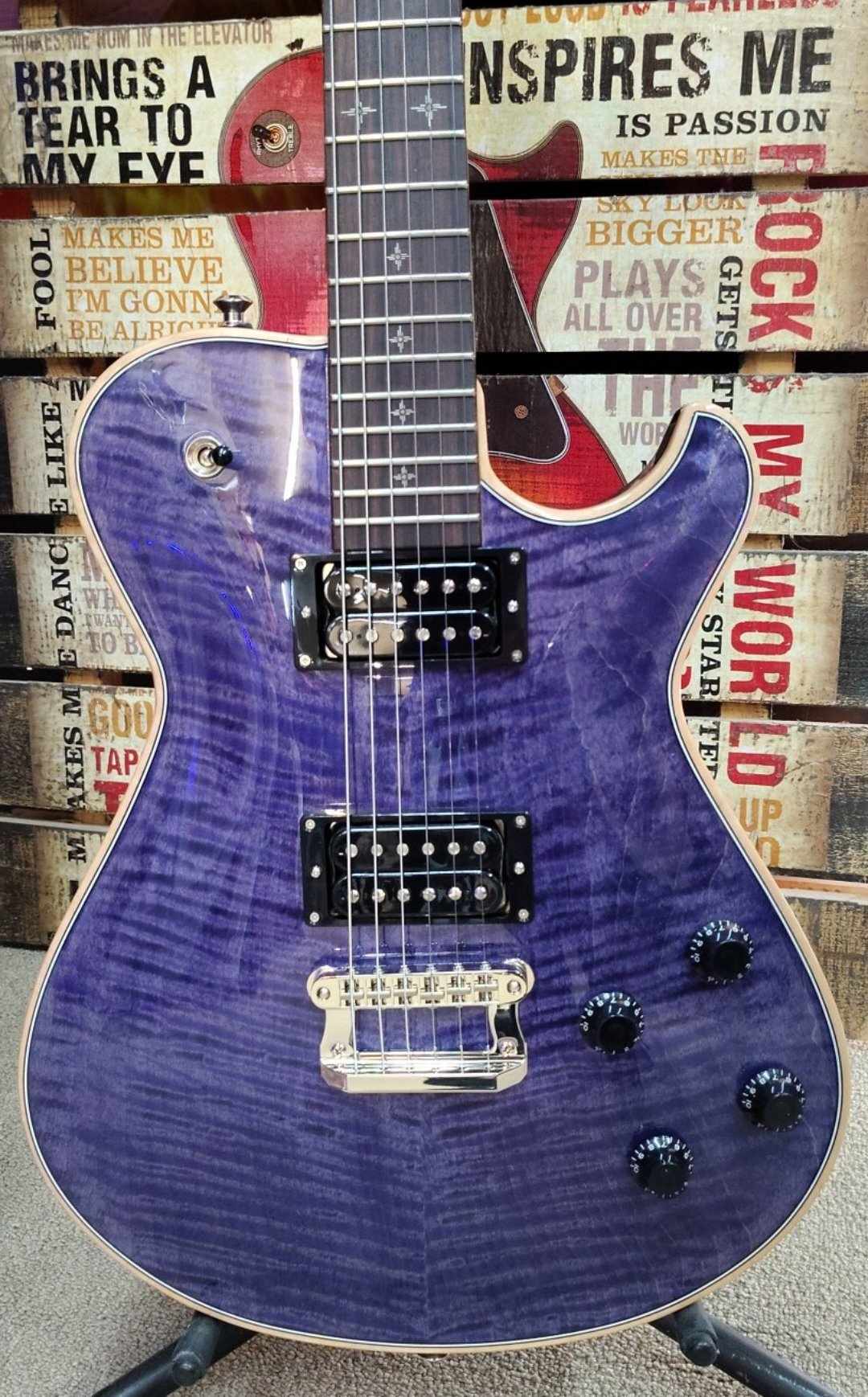 Knaggs Kenai - Purple - Rosewood Fretboard - Case Included