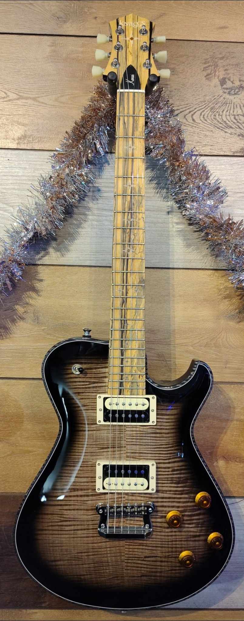 Knaggs Kenai - Sand Dune Burst - Pale Moon Ebony Fingerboard - Case Included