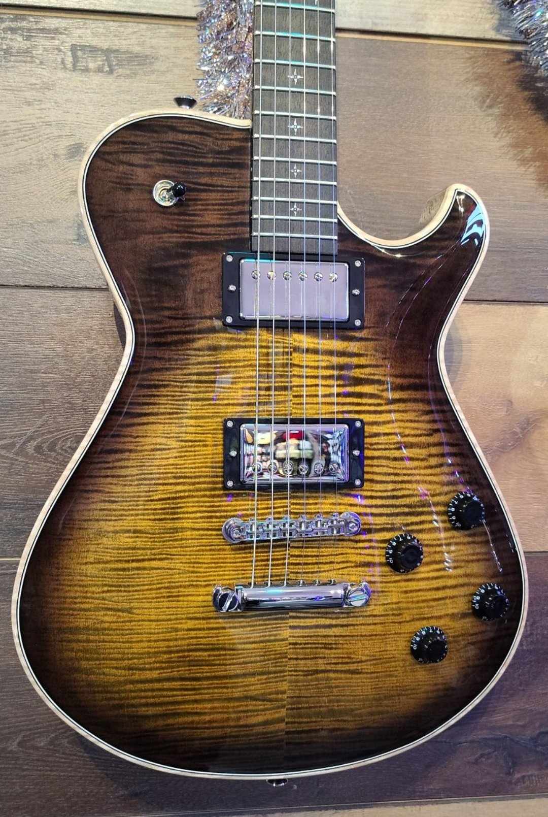 Knaggs Kenai TS - Charcoal Tiger - Rosewood Fingerboard - Hard Case Included