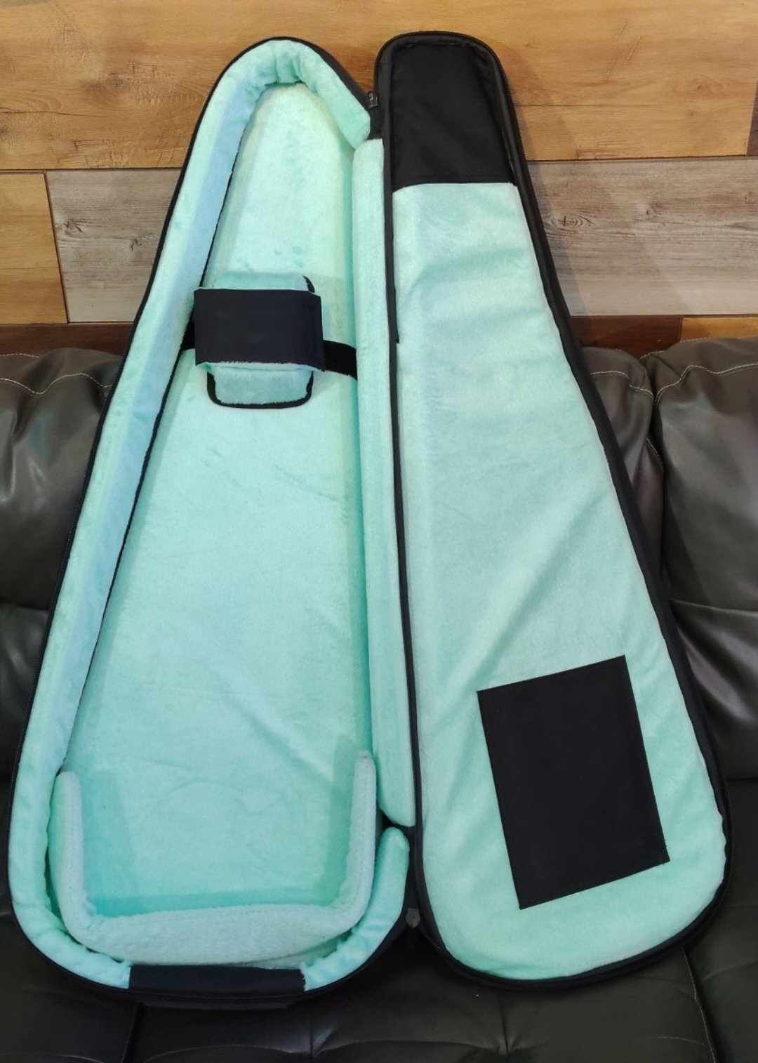 Wendell's Music Level 3 Electric Guitar Gig Bag - Seafoam Green Interior