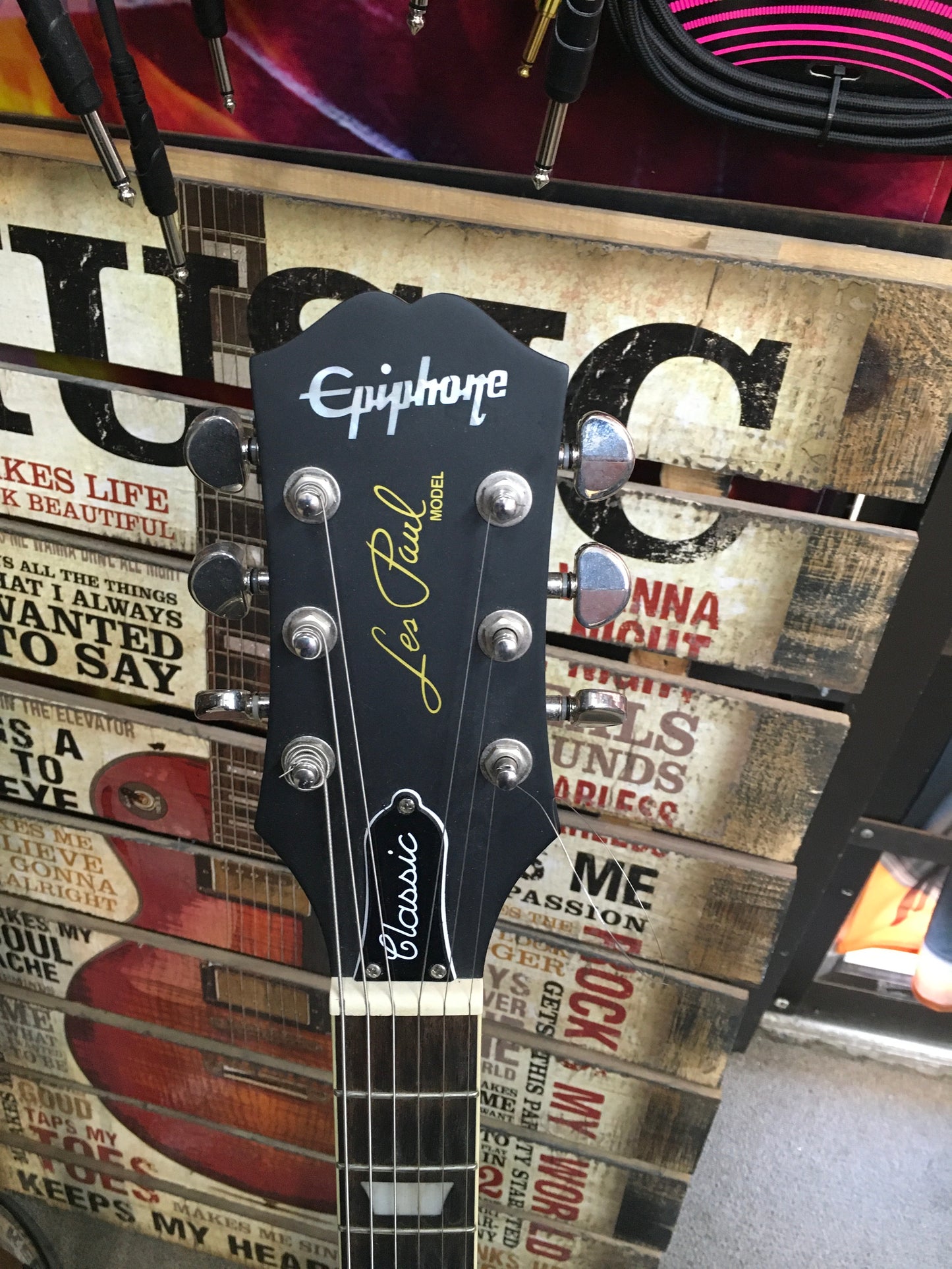 🎸 2022 Epiphone Les Paul Classic – Excellent Condition