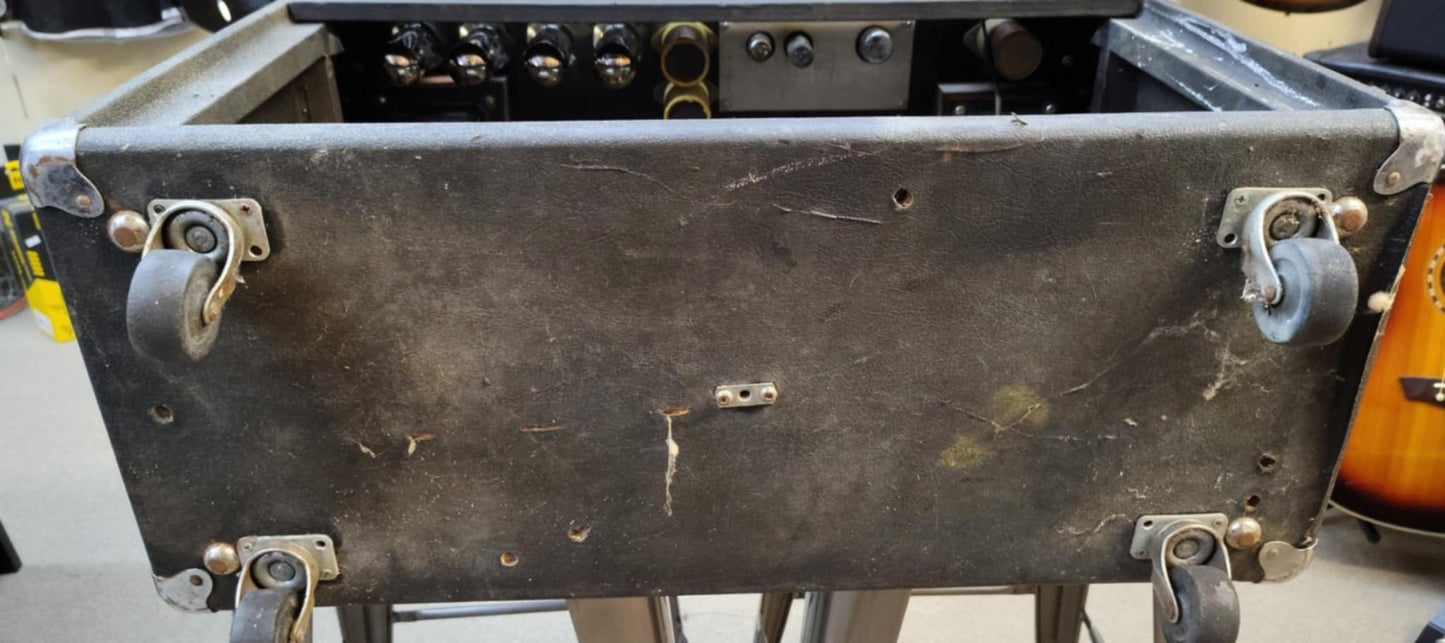 Vintage Ampeg VT-22 Combo Amp – Early 1970s – Serviced, Original Speakers, Casters