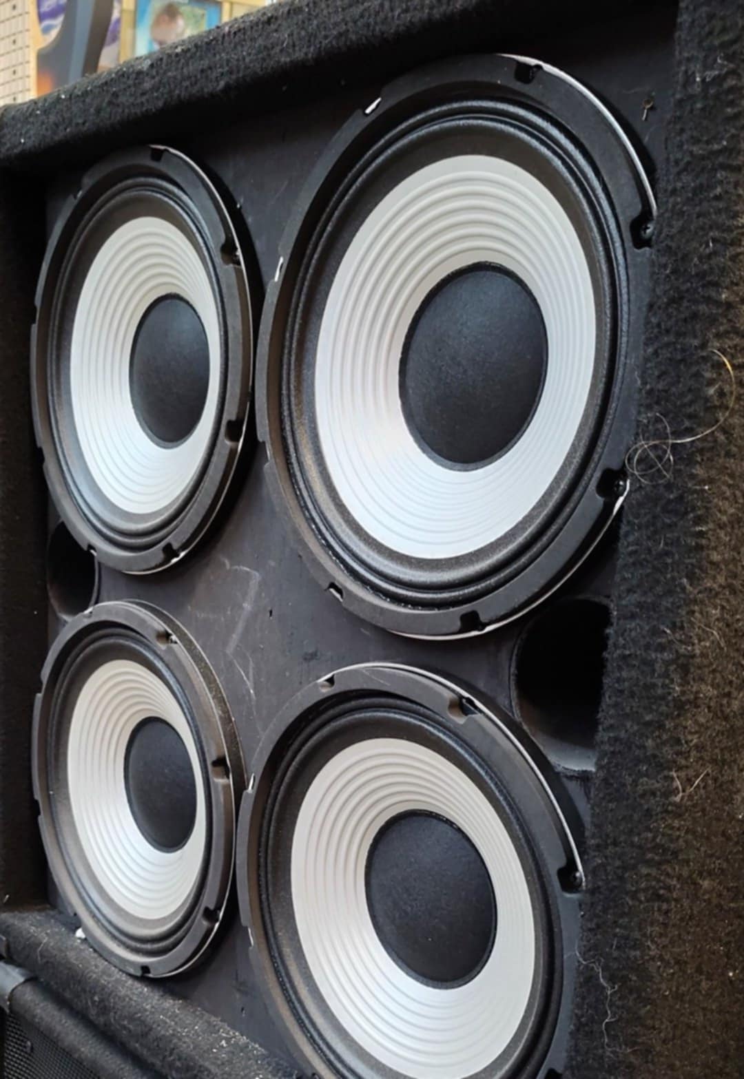 USED Hartke HS410B 4x10 Bass Cabinet - Eminience Neo Aluminum Cone Speakers