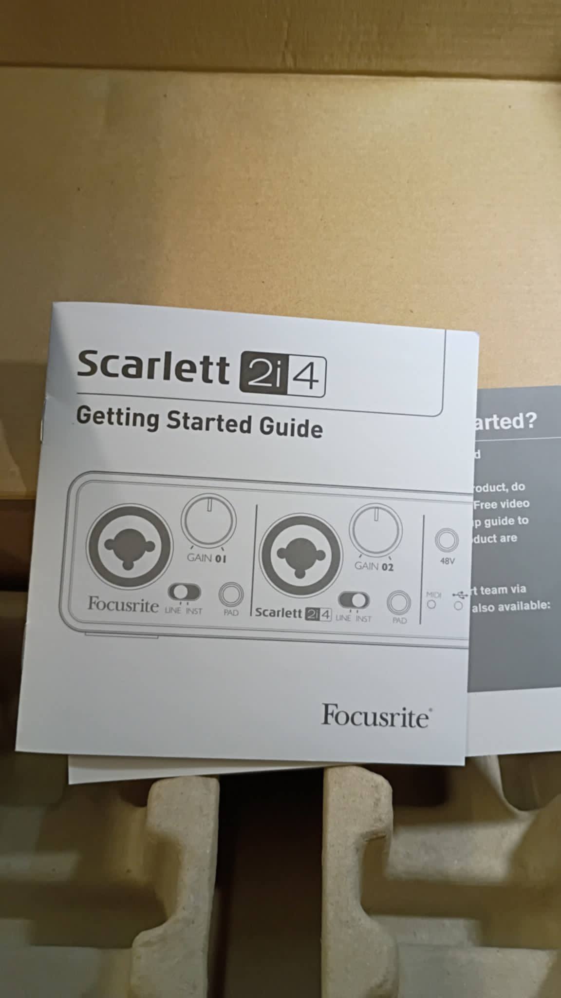 Focusrite Scarlett 2i4 USB Audio Interface – Original Box – One Owner
