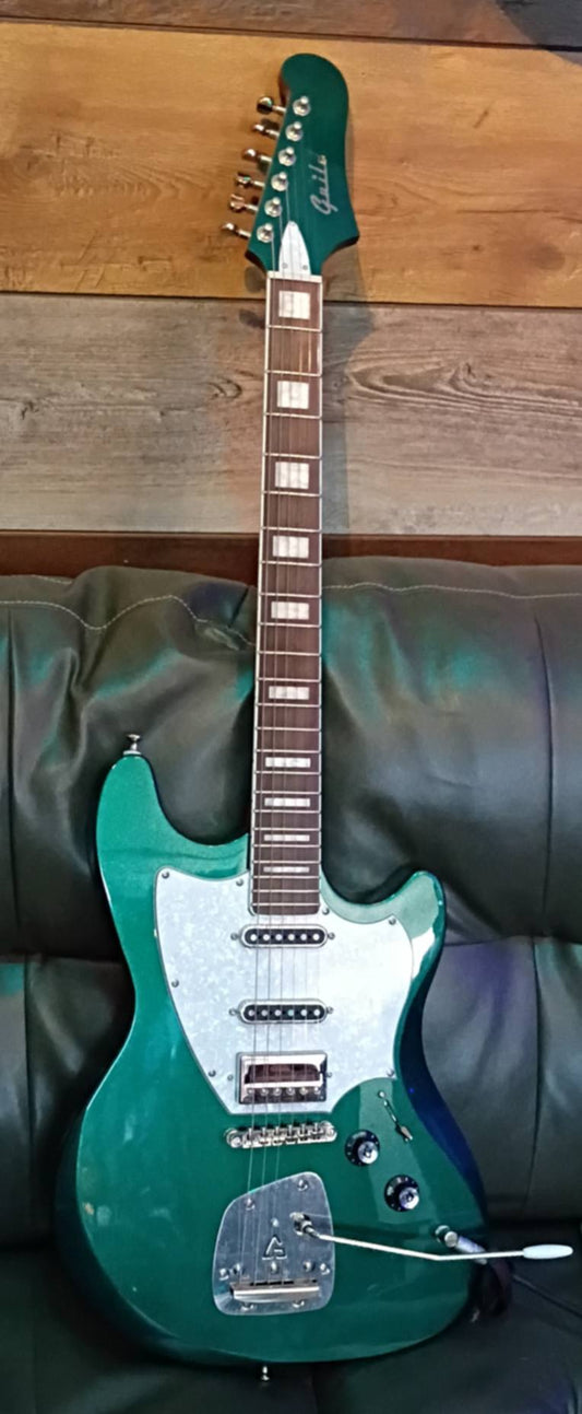 Guild Surfliner Deluxe – Evergreen Metallic (Mint Condition)