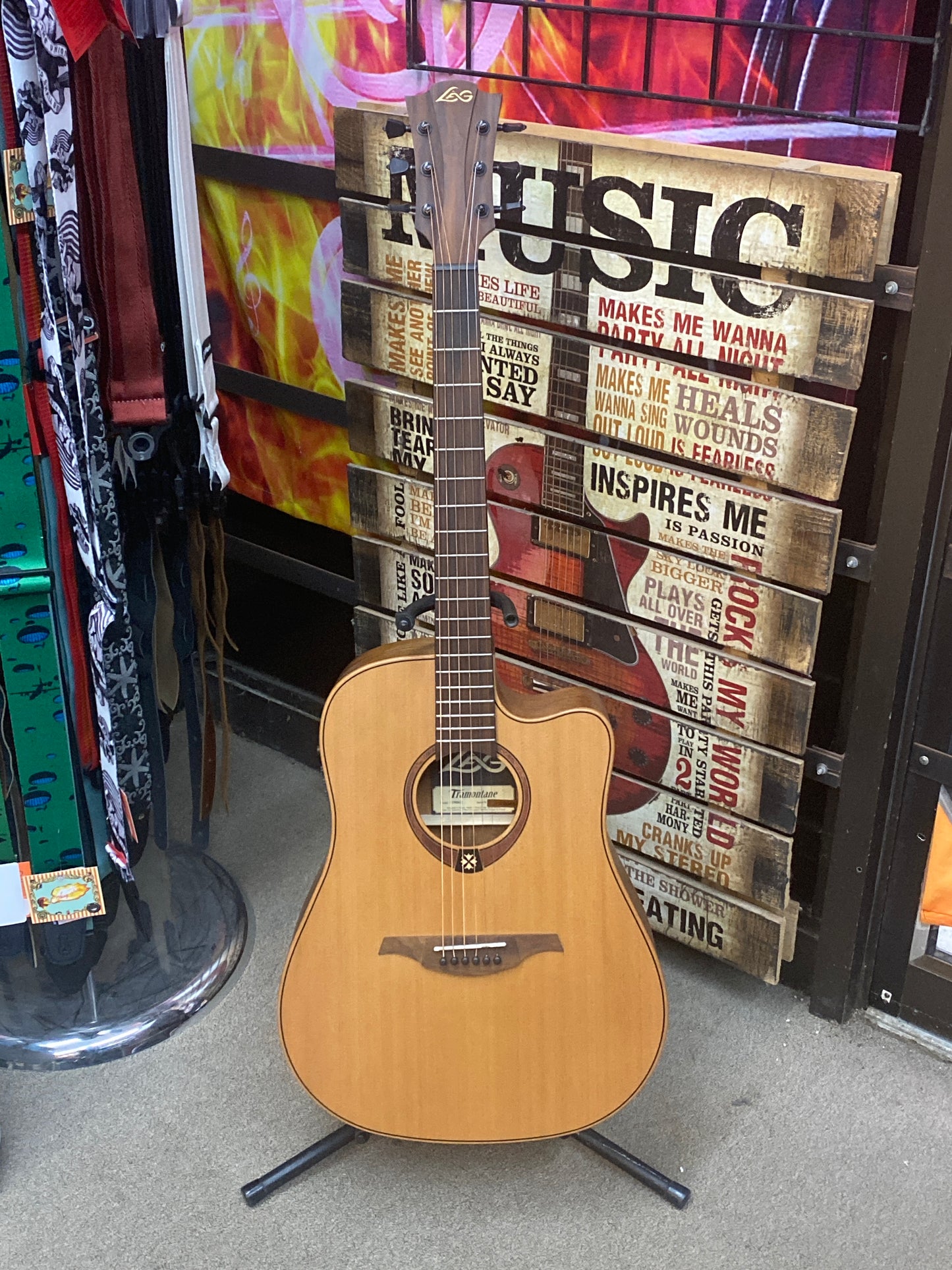 Lâg Tramontane T170DCE-NAT Dreadnought Cutaway Electro-Acoustic Guitar – The Sound of Flexibility (and Great Taste)