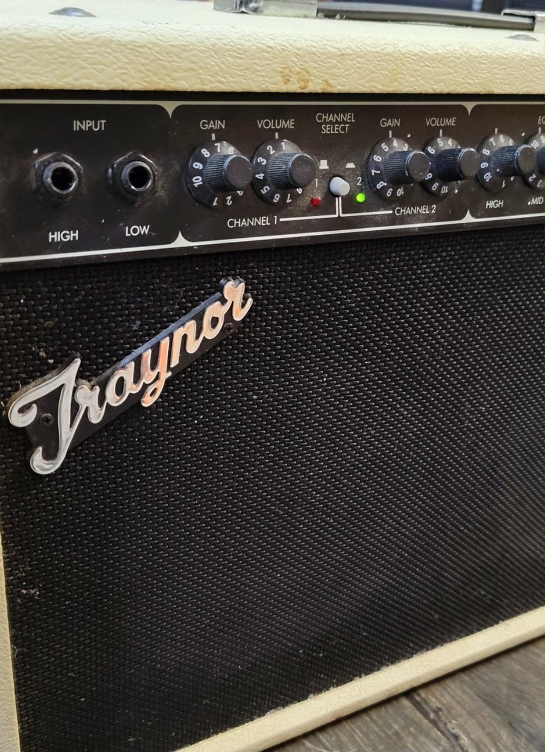 Traynor Reverb Mate 40 – Cream Tolex Reissue w/ Stereo Chorus (Made by Yorkville) - Used