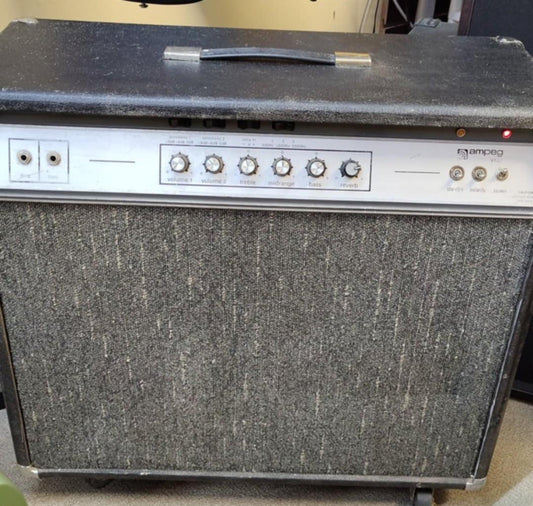 Vintage Ampeg VT-22 Combo Amp – Early 1970s – Serviced, Original Speakers, Casters