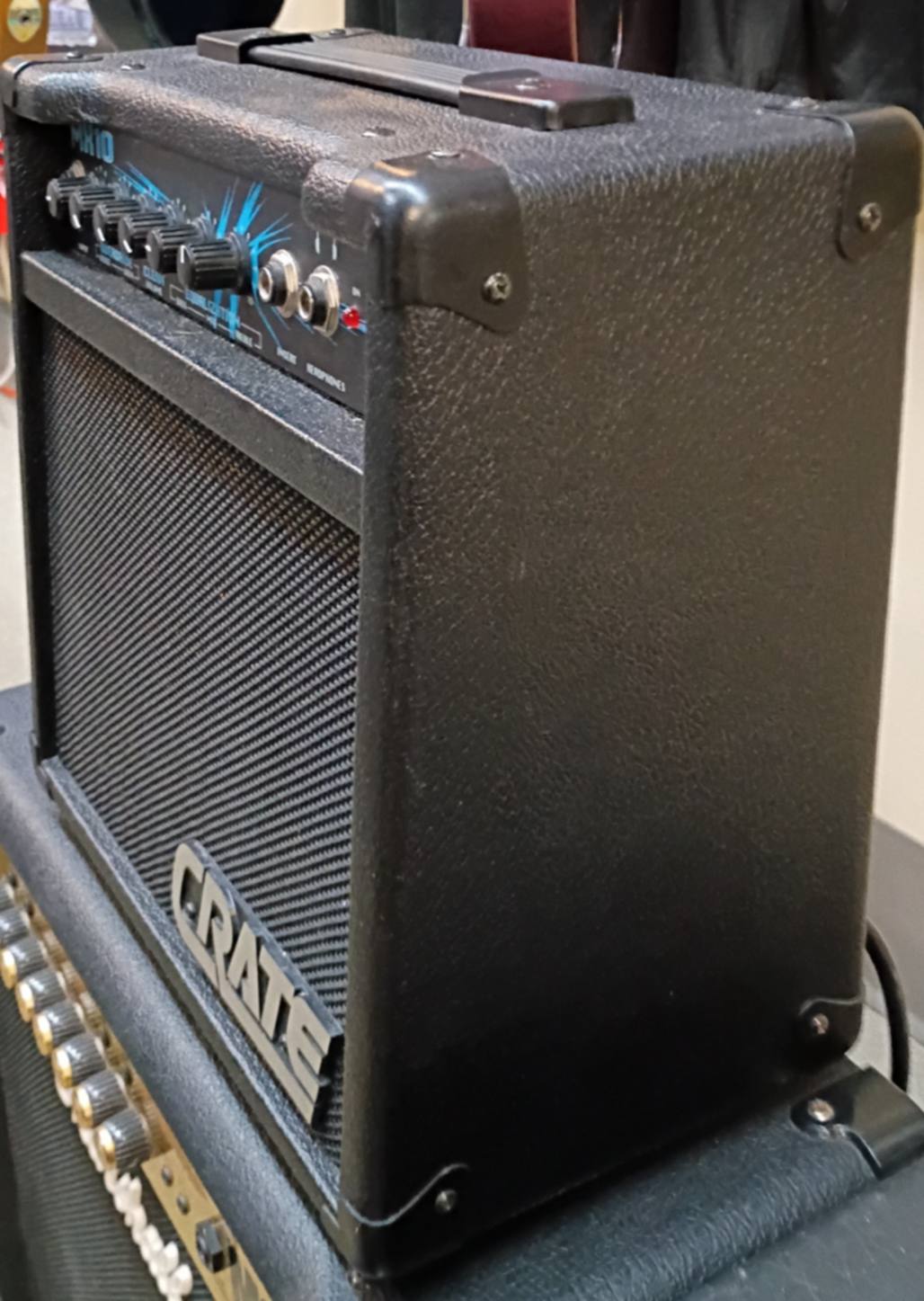 Crate MX10 – Tiny Amp, Big Attitude - Used