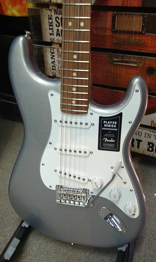 Fender Player Stratocaster - Silver Sparkle