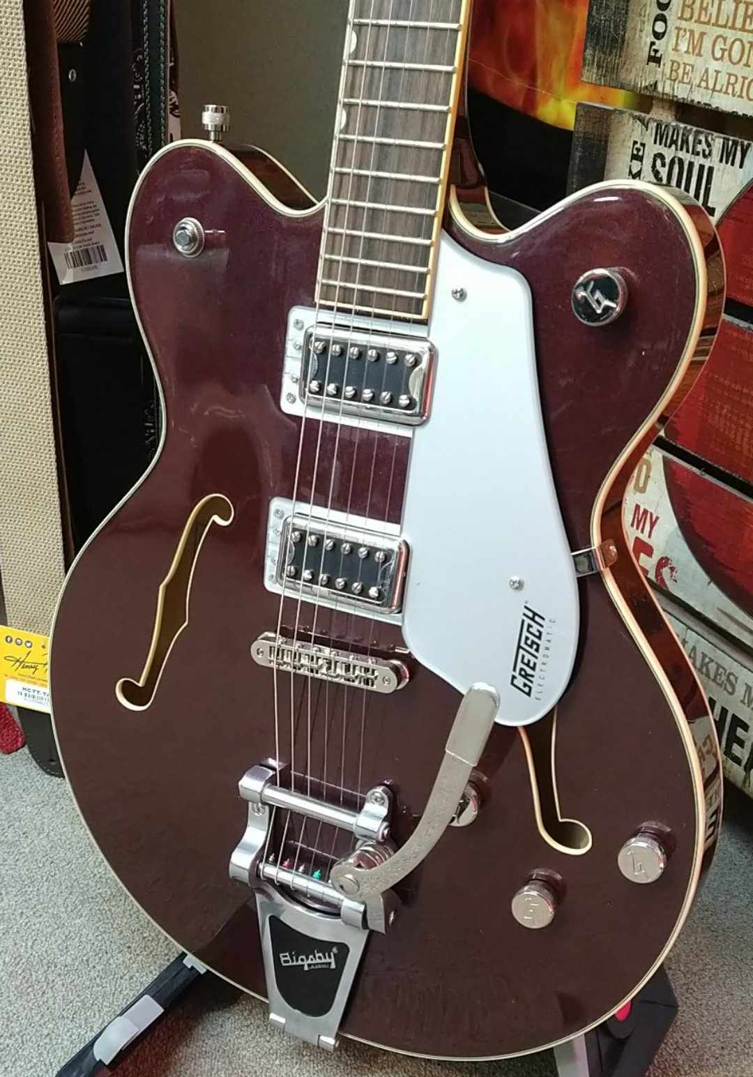 Gretsch Electromatic G5622T Center Block Double-Cut with Bigsby in Metalic Purple