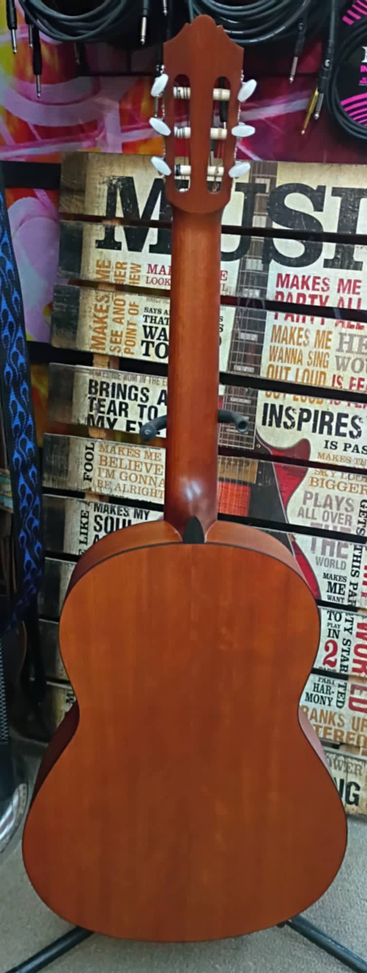 Yamaha CG122MCH Classical Guitar – Solid Cedar Top - Used