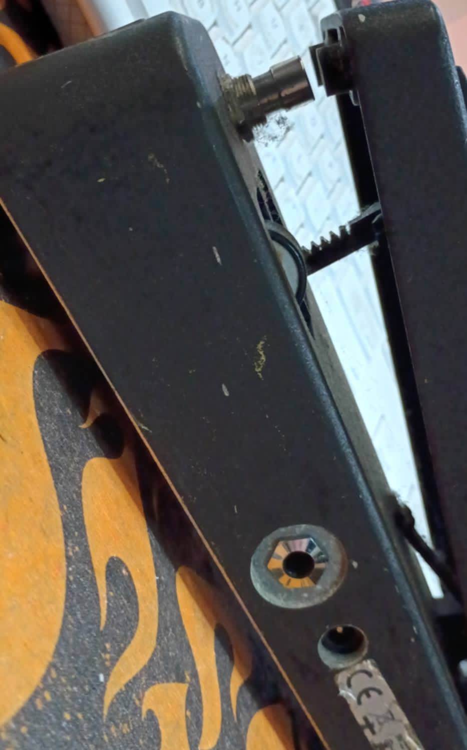🎸 Dunlop Cry Baby GCB95 Wah Pedal – Because Subtlety Is Overrated