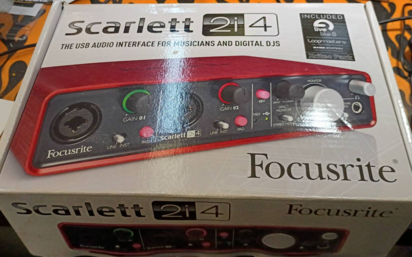 Focusrite Scarlett 2i4 USB Audio Interface – Original Box – One Owner