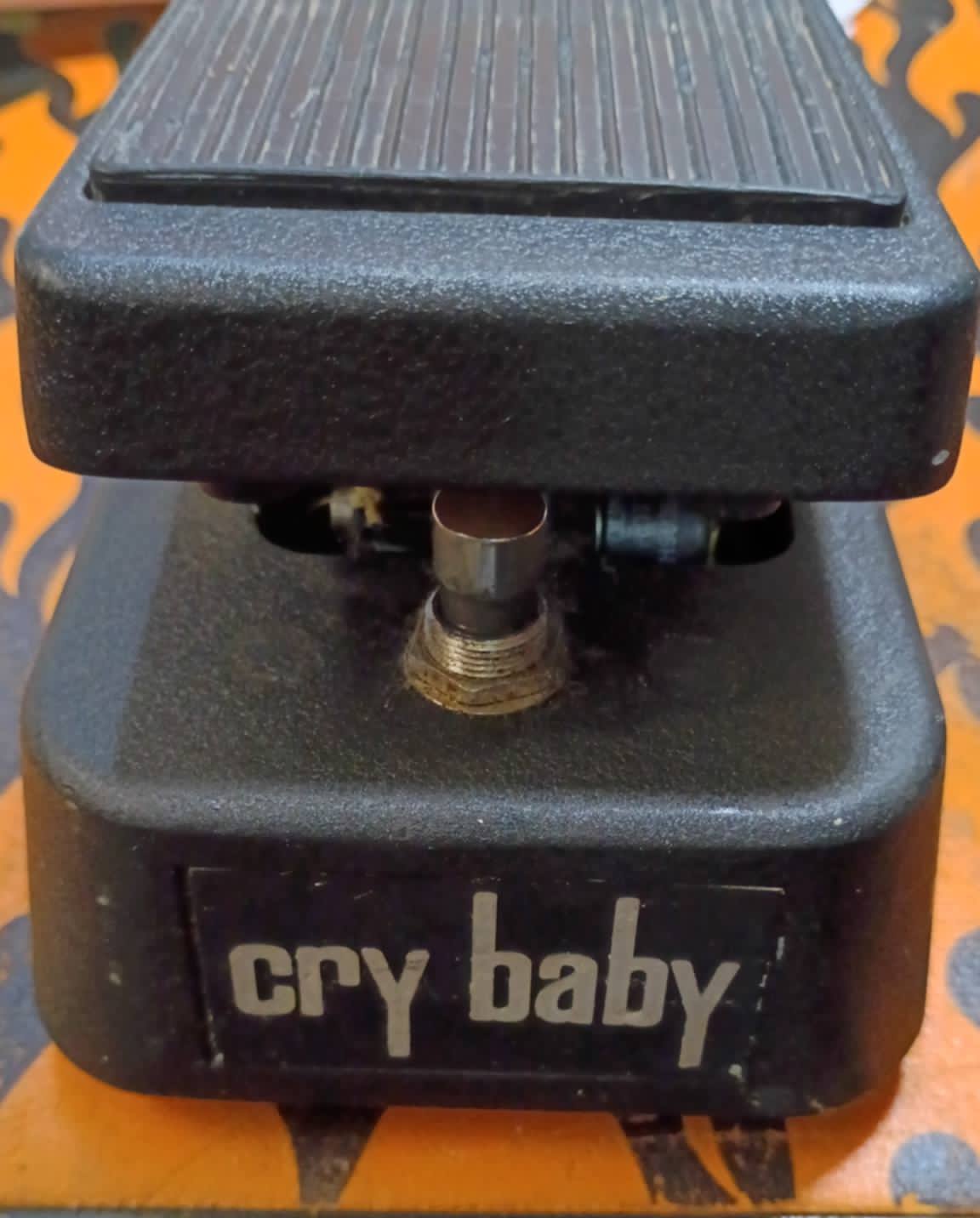 🎸 Dunlop Cry Baby GCB95 Wah Pedal – Because Subtlety Is Overrated