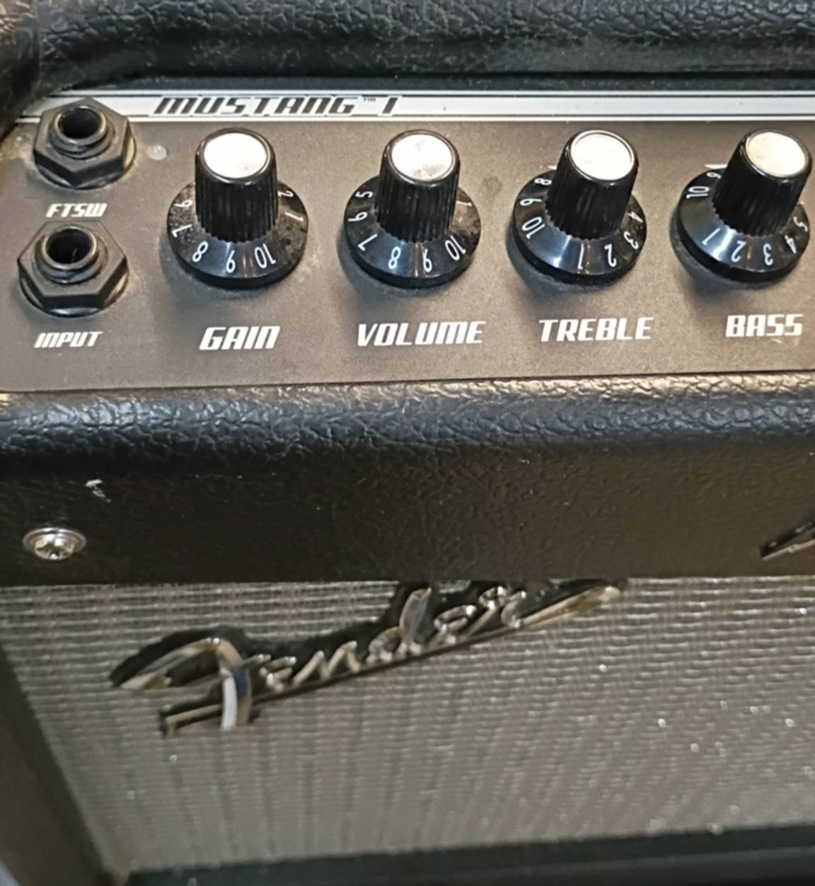 Fender Mustang 1 V.2 Modeling Guitar Combo