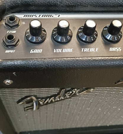 Fender Mustang 1 V.2 Modeling Guitar Combo