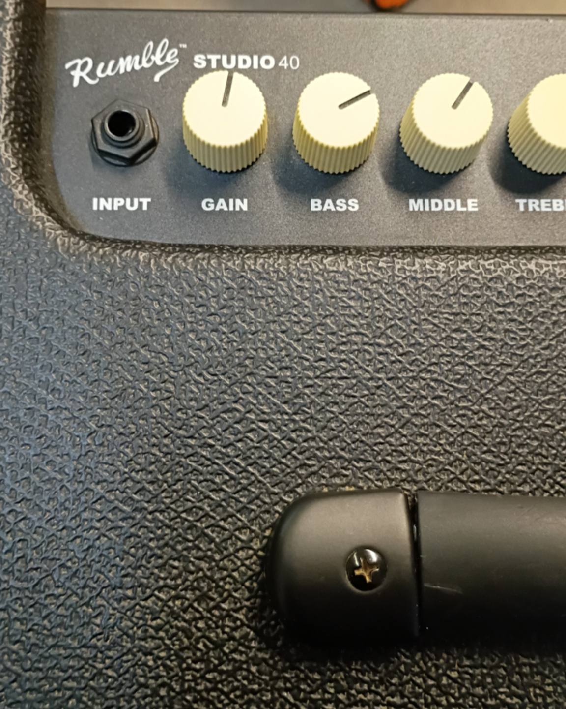 Fender Rumble Studio 40 – Smart Bass Amp with Models, Effects & Bluetooth