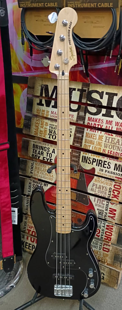 Squier Affinity Precision Bass PJ – Black on Black – Used, Excellent Condition