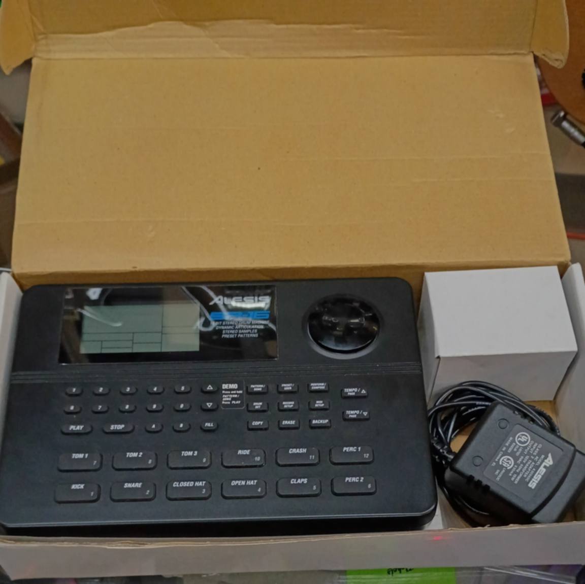 Alesis SR-16 Drum Machine w/ Original Power Supply
