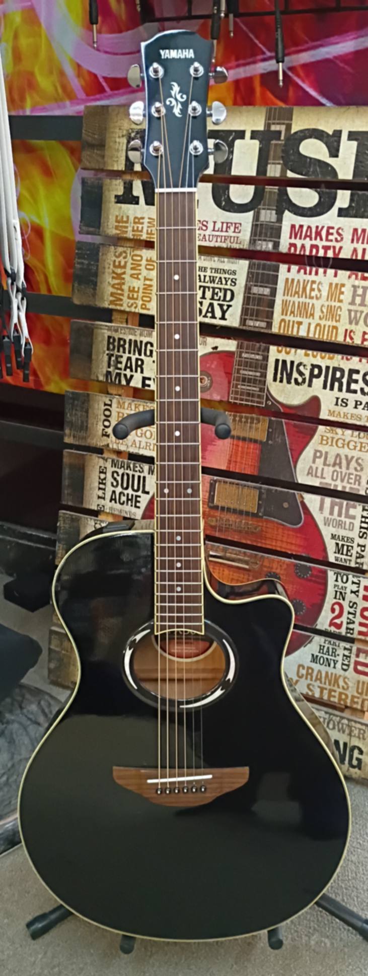 Yamaha APX500II — Black